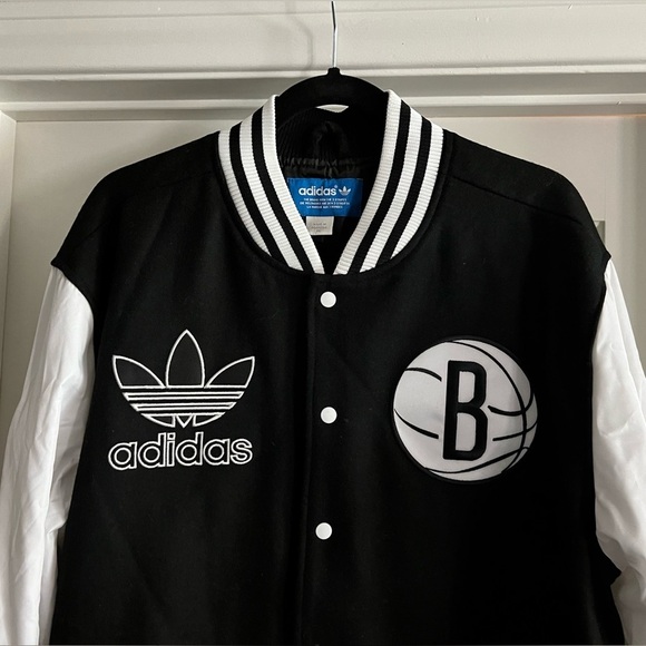 Adidas Limited Edition NBA Brooklyn Nets Varsity Jacket black white size XL - Picture 2 of 8